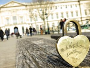 Cadenas de Michelle & Barack